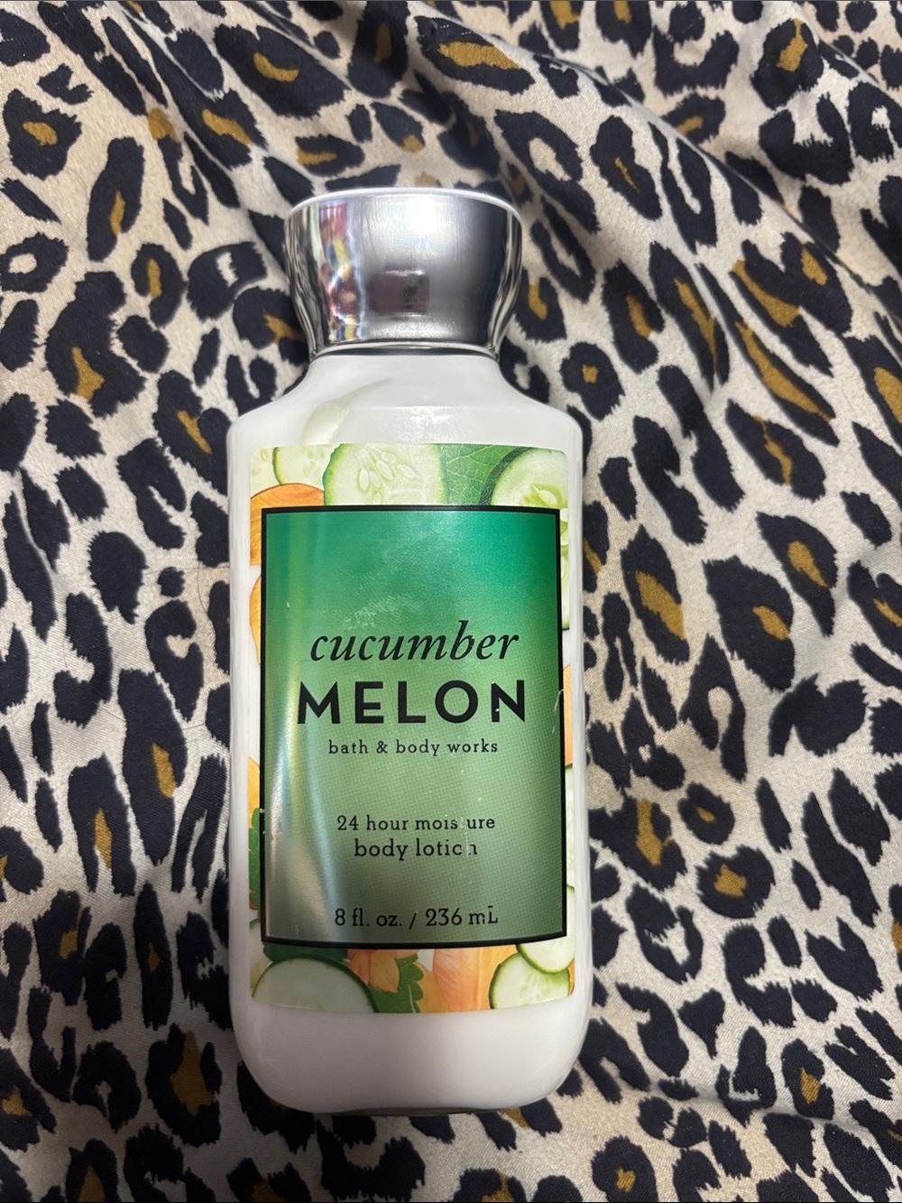 Bath & Body Works Cucumber Melon Lotion - Green & White